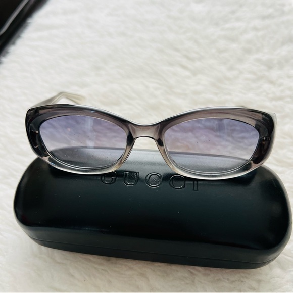 Gucci GG 2432/S T5V Gray/Black Clear Frame Gradient Lens Oval Sunglasses w/Case - Picture 3 of 16